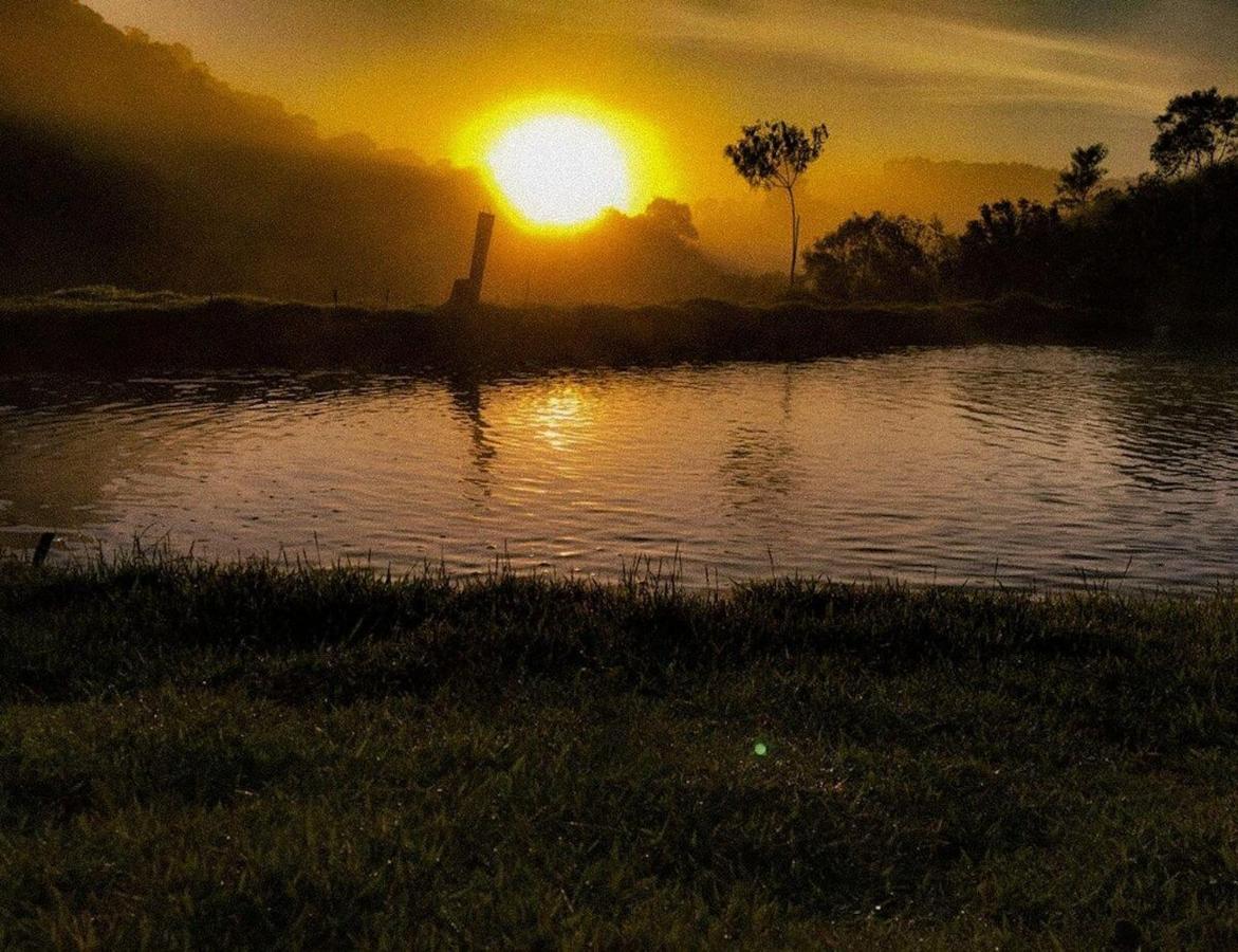 Chalé do Lago Luxo Cunha Esterno foto